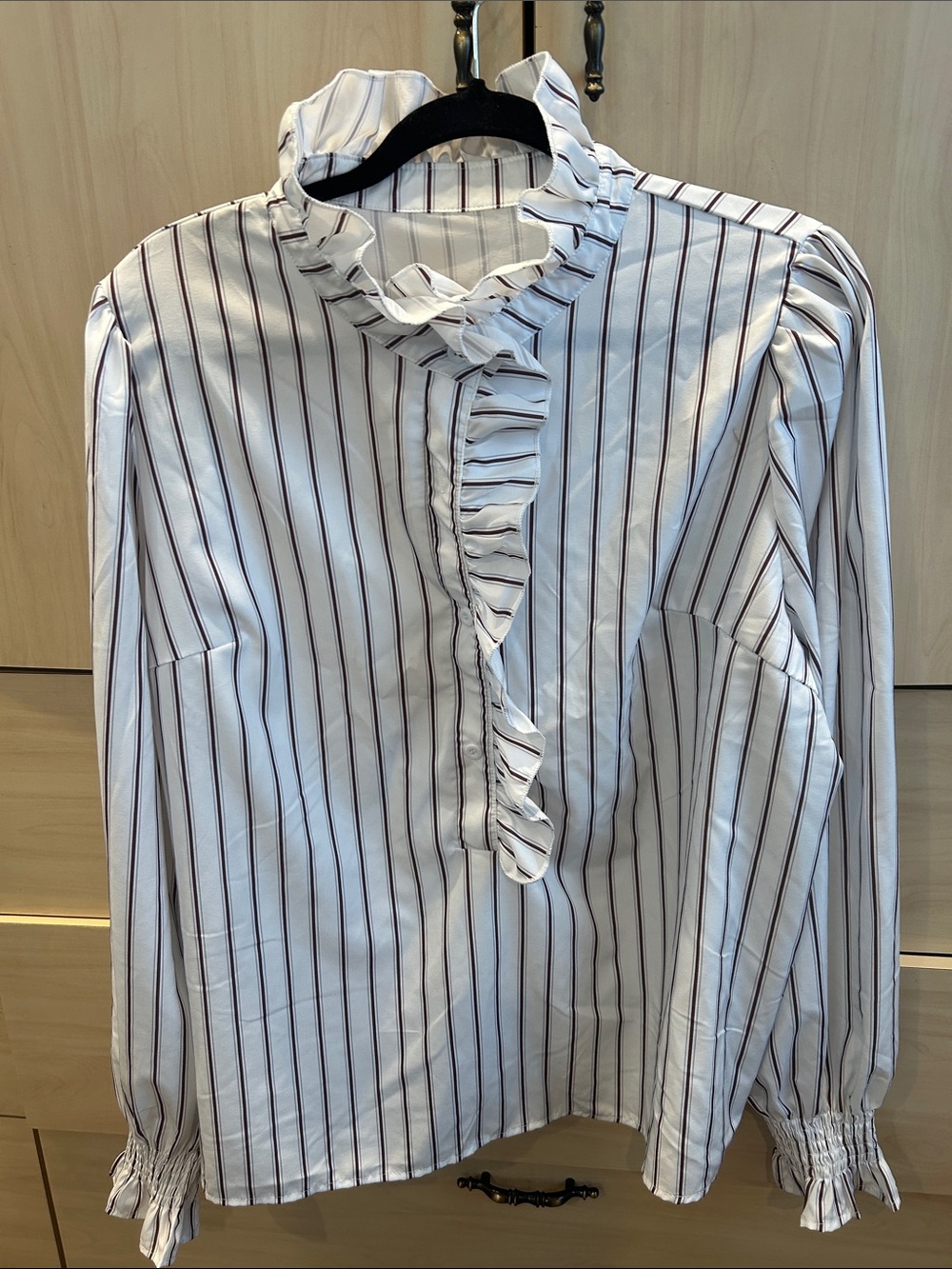 Women’s White Stripe Ruffle-Neck Blouse size 3xL